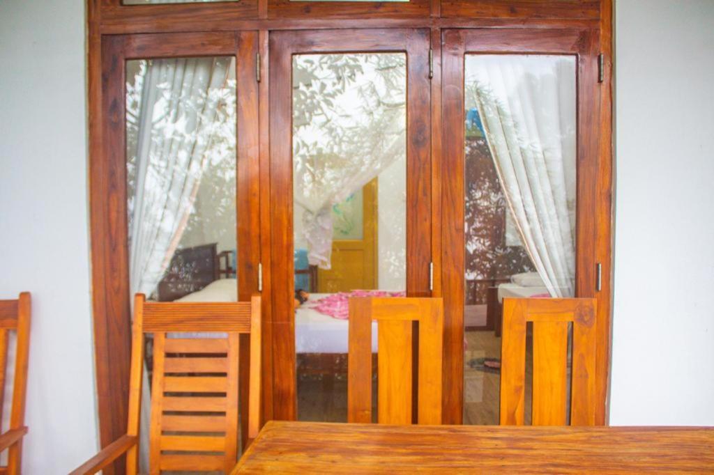Amado Homestay Ella Bagian luar foto