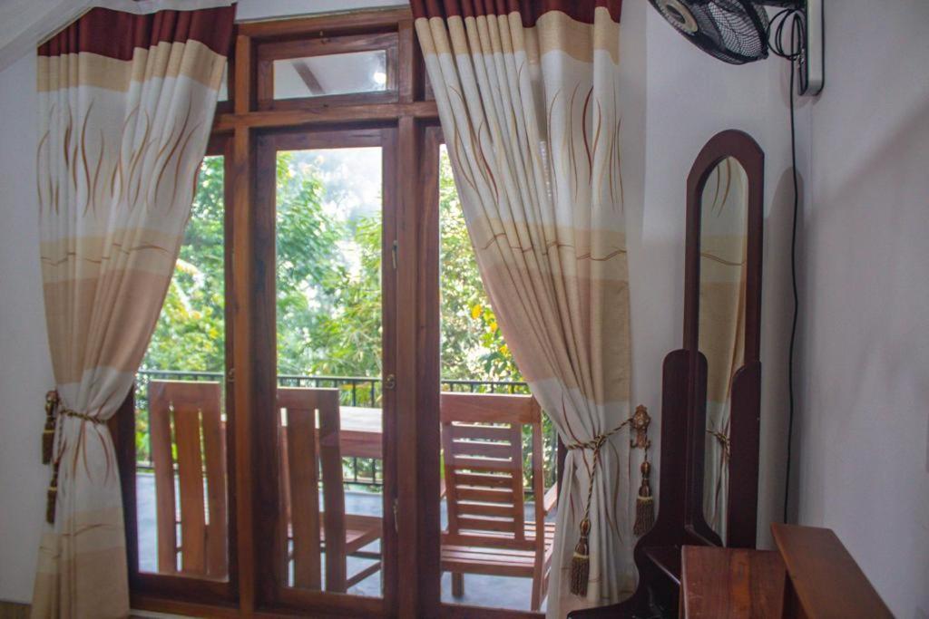 Amado Homestay Ella Bagian luar foto