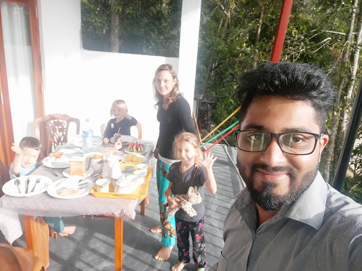 Amado Homestay Ella Bagian luar foto