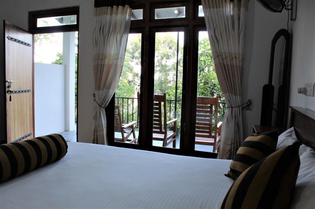 Amado Homestay Ella Bagian luar foto
