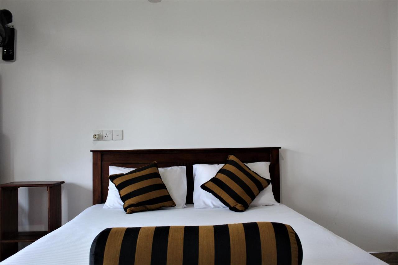 Amado Homestay Ella Bagian luar foto